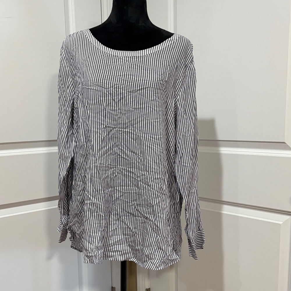 Banana Republic Black and White Striped Short Sleeve Top